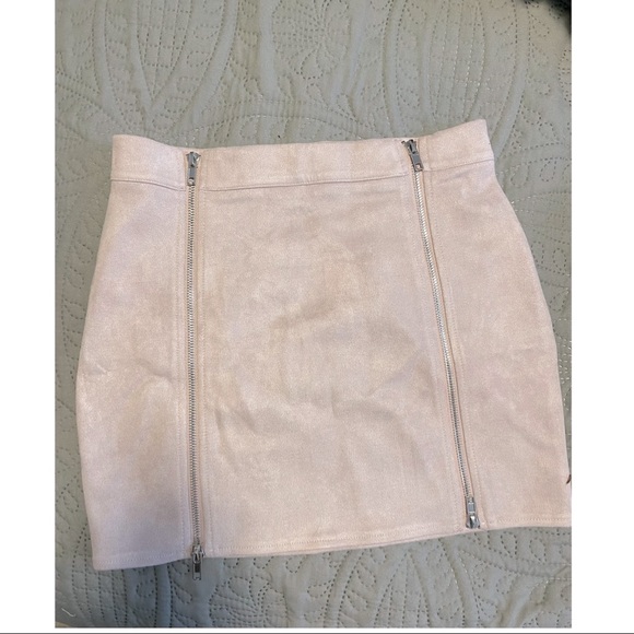 Missguided faux suede mini skirt - Picture 2 of 4